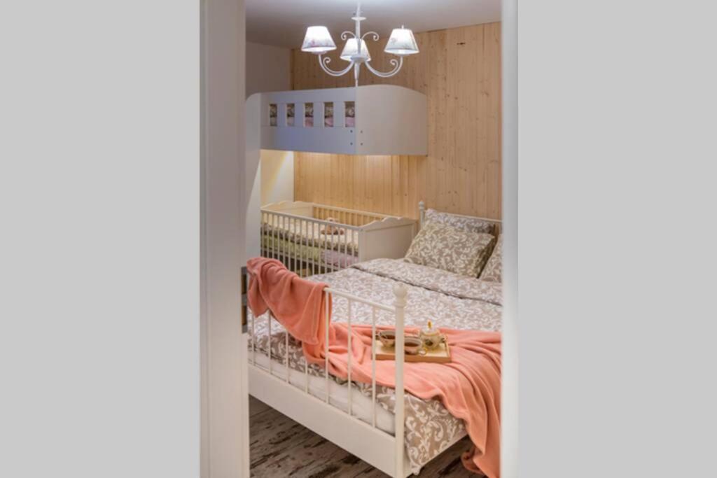 Provensalsky Rodinny Apartman Mandolina Bojnice Buitenkant foto